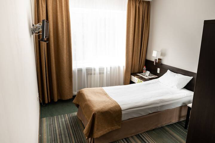 Room 7 of 72