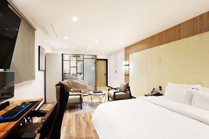Room 20 of 50