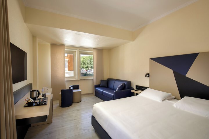 Room 44 of 188