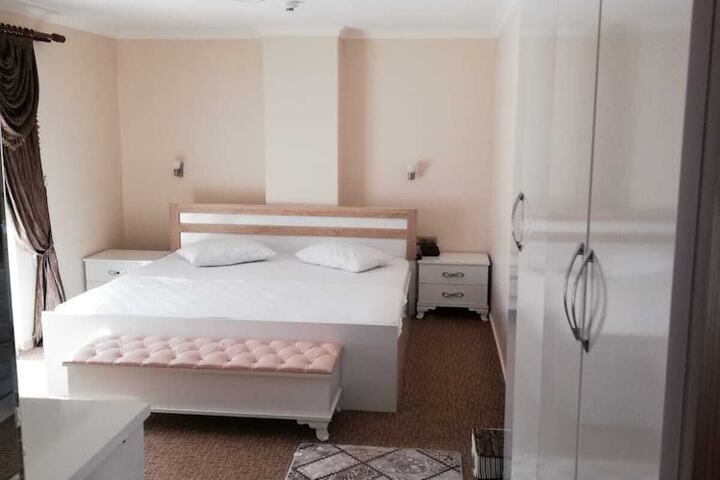 Room 7 of 27