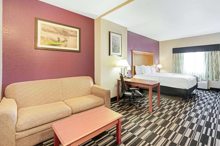 Room 9 of 38
