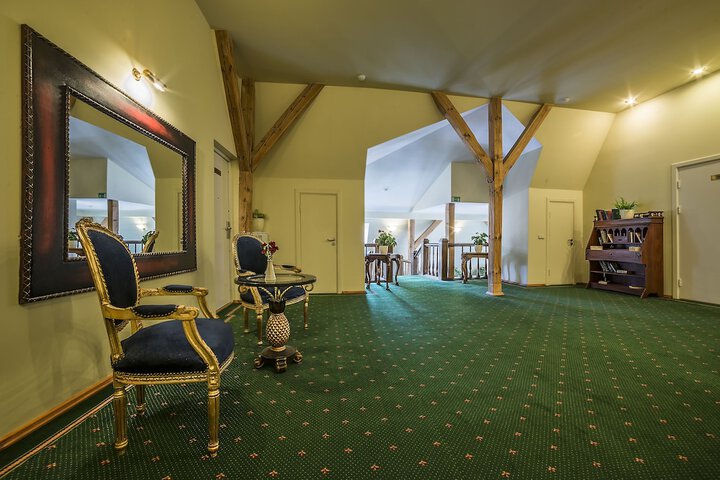 Ballroom/Hall 50 of 56