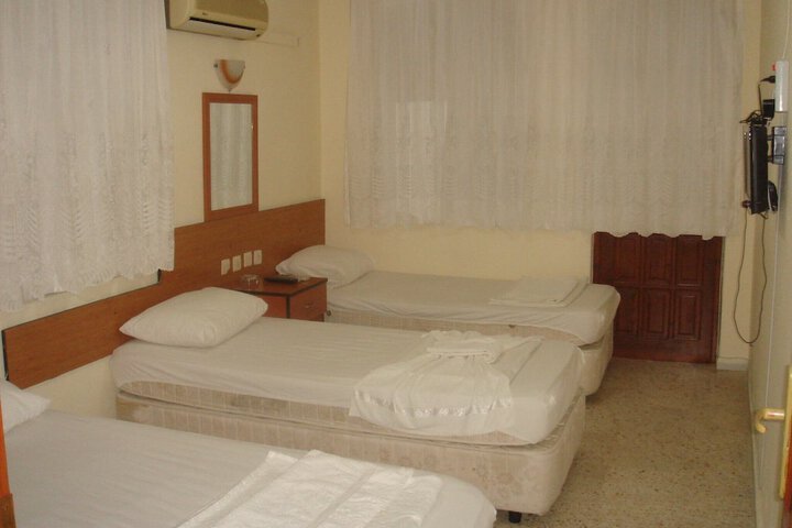Room 8 of 11