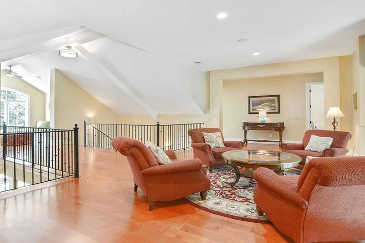 1a Sea Lane 6 Bedroom Home