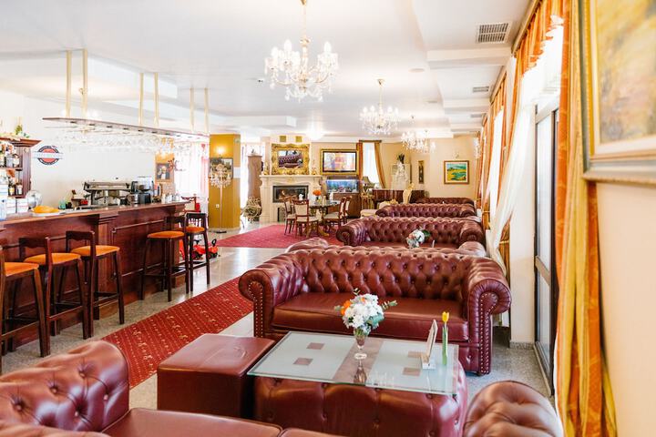 Guest Lobby