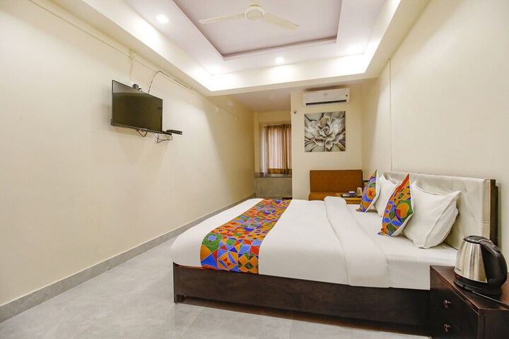 Room 15 of 29