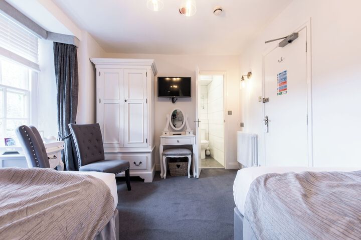 Room 43 of 69