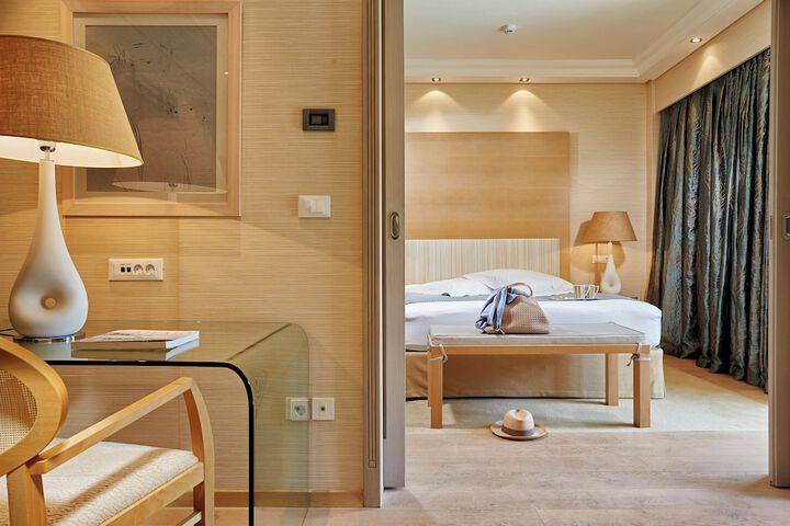 Room 18 of 195