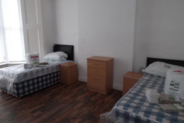 Room 2 of 5