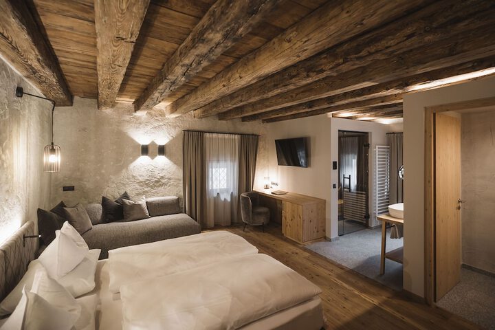Room 16 of 57