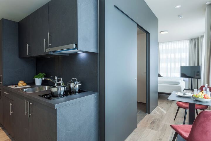 Room 17 of 39