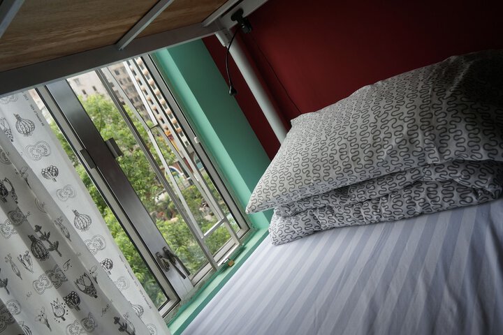 Room 12 of 33