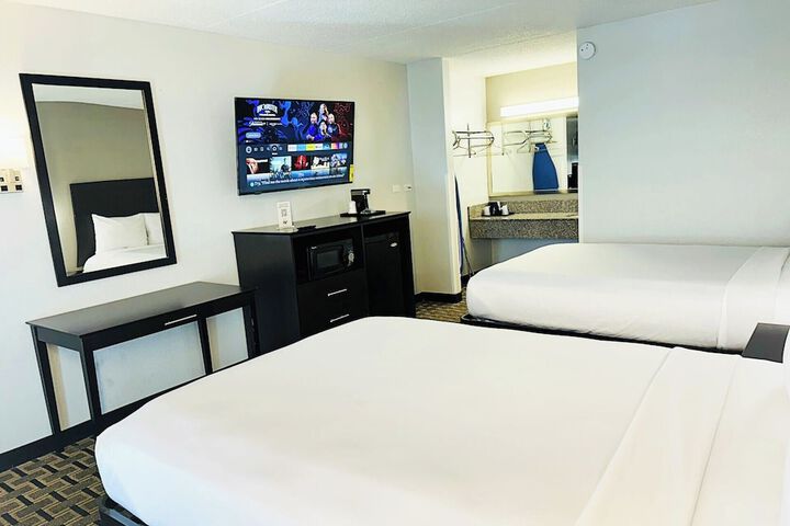 Double Deluxe King Bed (5 of 5)