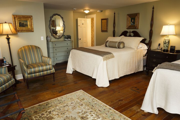 Room 15 of 166