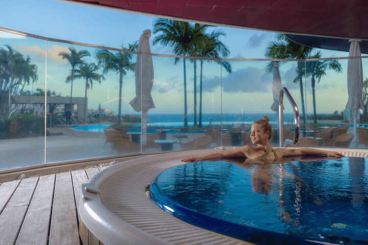 Pool Hotel