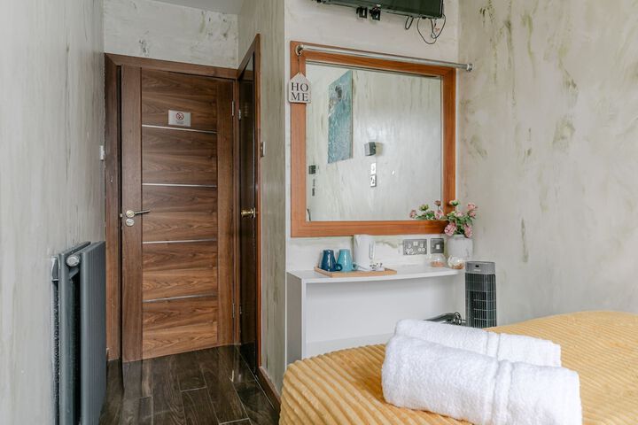Room 73 of 234