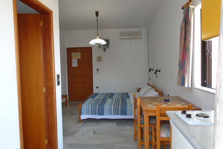 Room 3 of 28