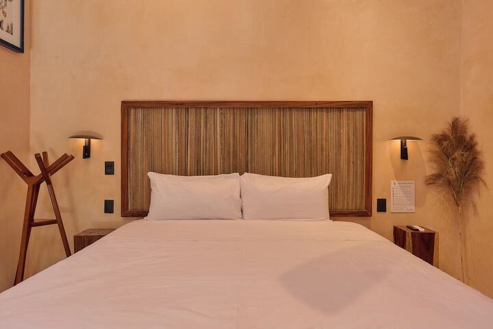 Room 2 of 27