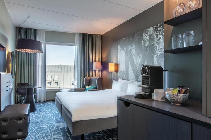 Room 38 of 232