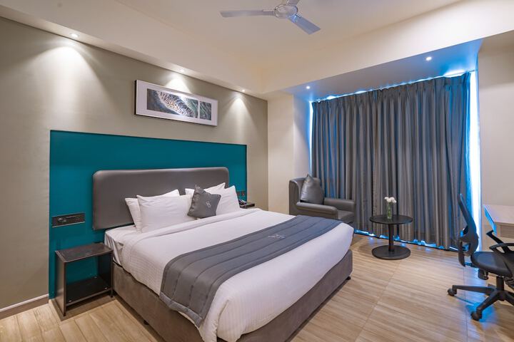 Room 9 of 24