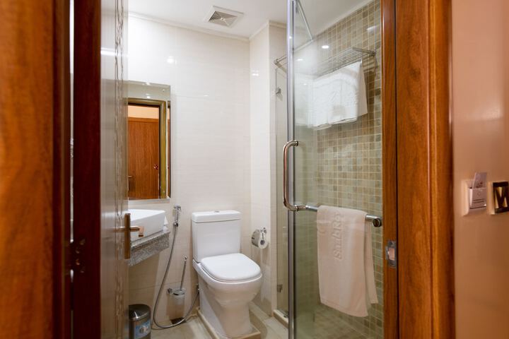 Room 14 of 27