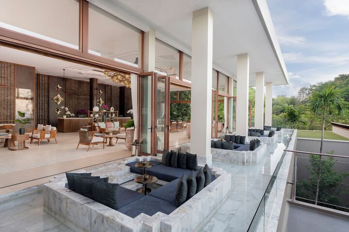 Hotel Lobby