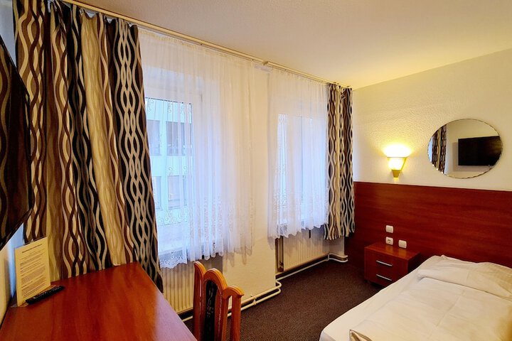 Room 30 of 91