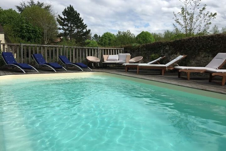 Pool 35 of 63