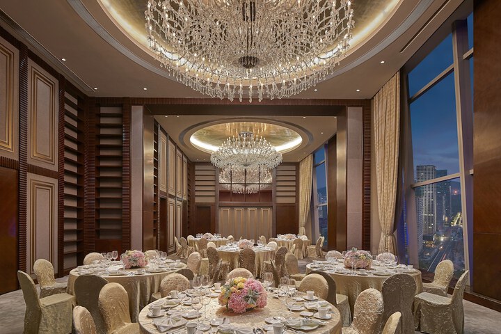 Ballroom/Hall 115 of 148