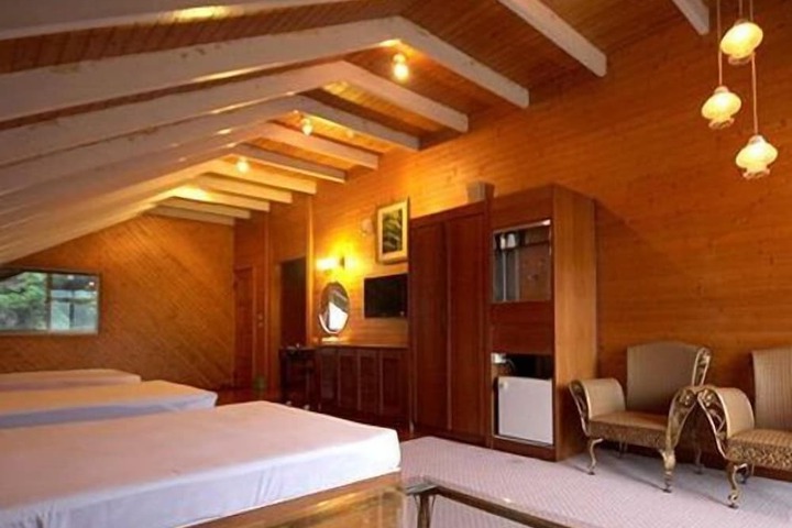 Room 8 of 42