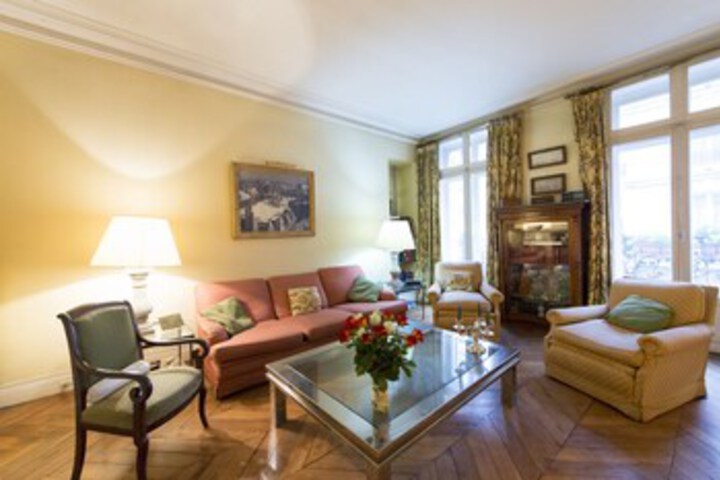Room 8 of 19