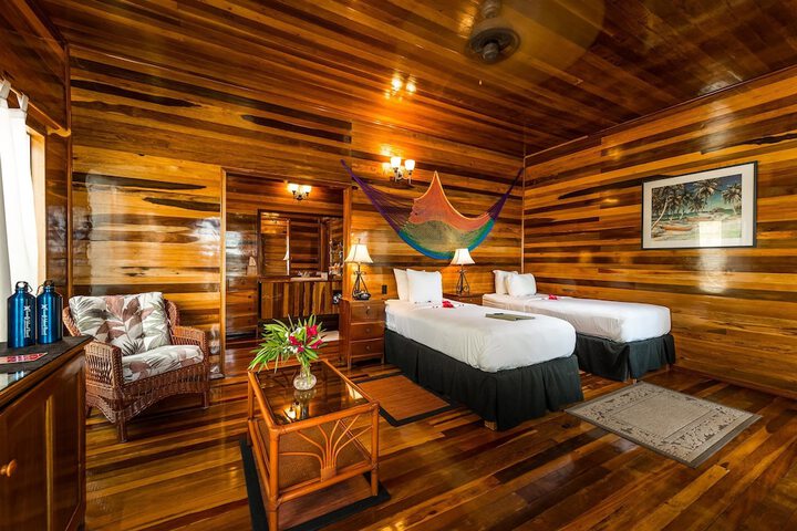 Room 4 of 109