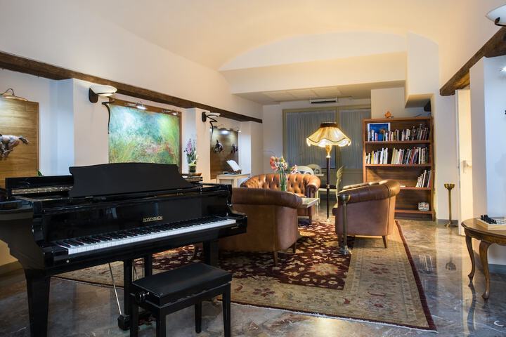 Lobby Photos
