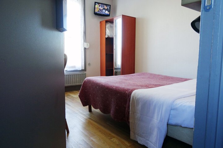 Room 2 of 34