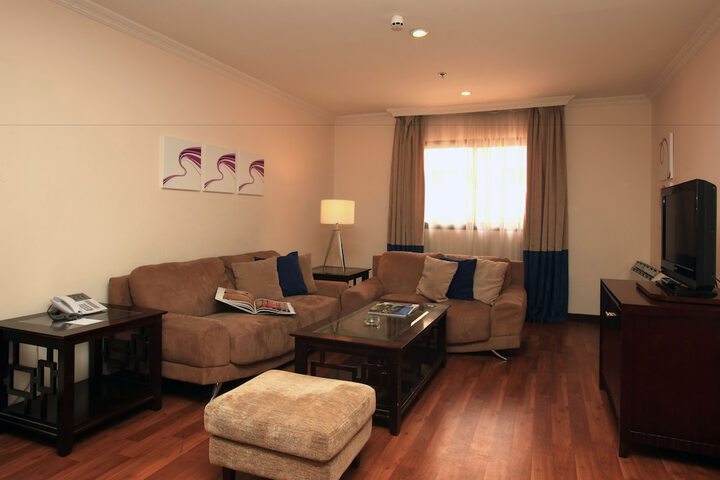Room 25 of 39