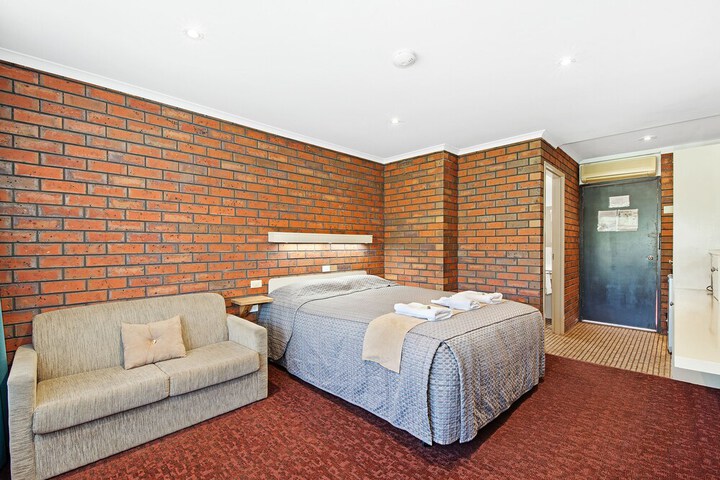 Room 4 of 58