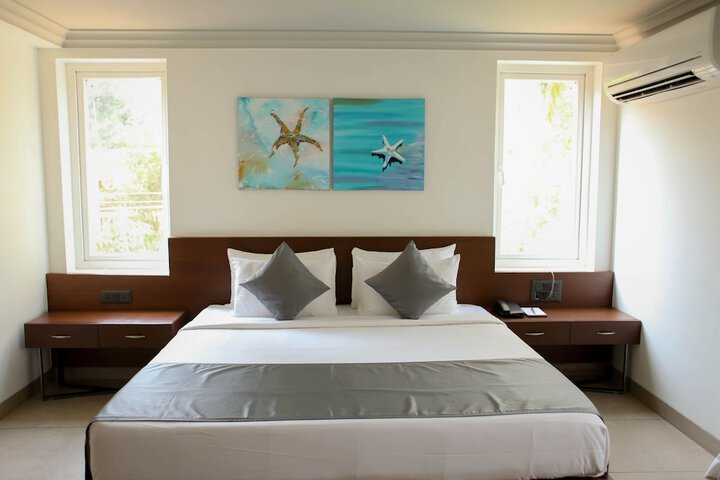 Room 34 of 40