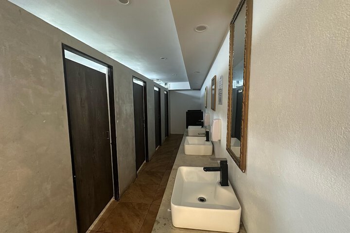 Room 49 of 99