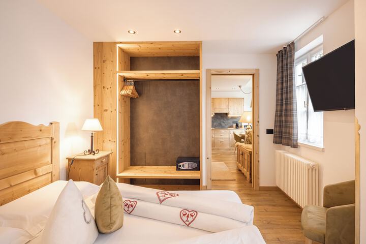 Room 18 of 100