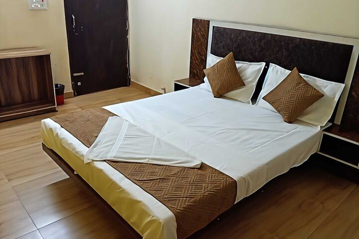 Room 8 of 21