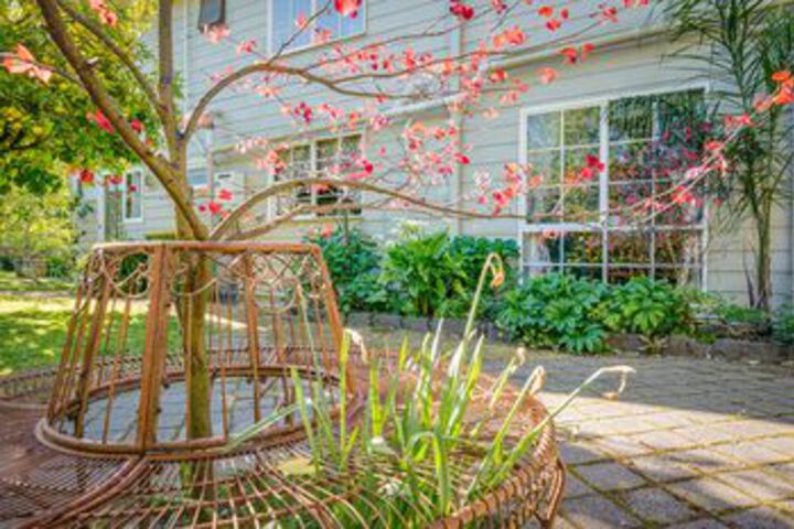 Hotel Exterior 37 of 148