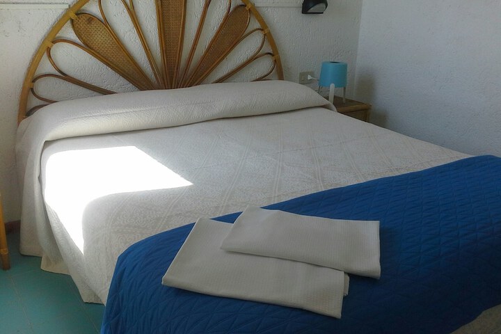 Room 5 of 33