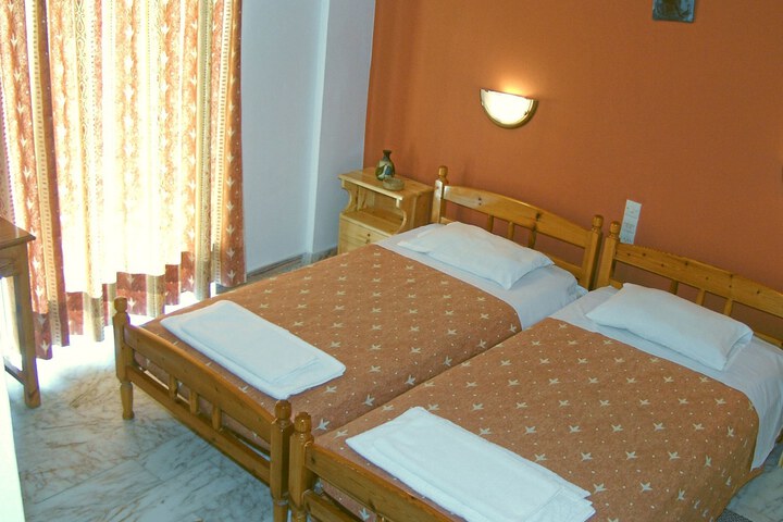 Room 7 of 10