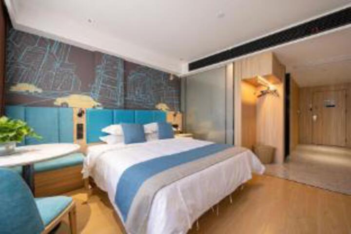 Room 7 of 7