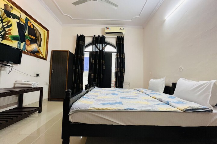 Room 7 of 26