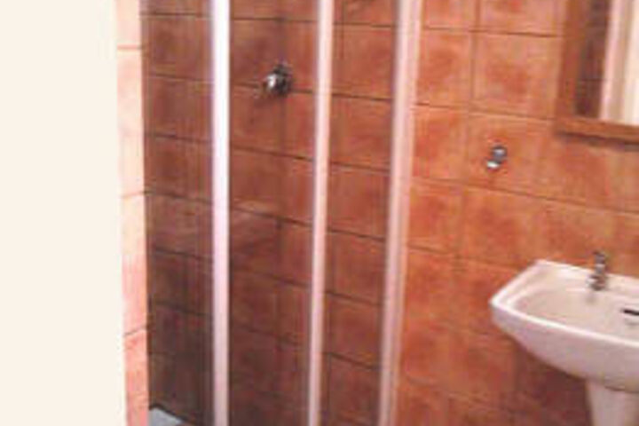 Room 3 of 33