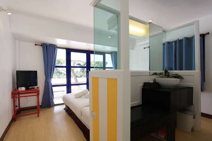Room 19 of 34