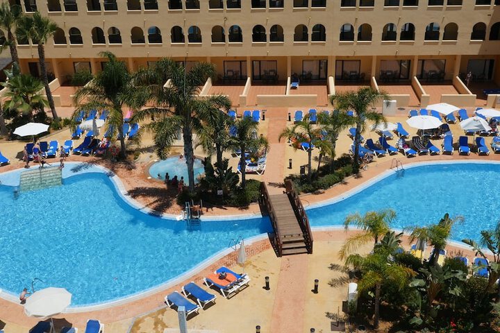Pool 64 of 101