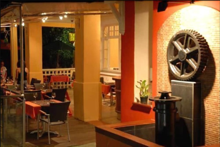 Dining 46 of 71