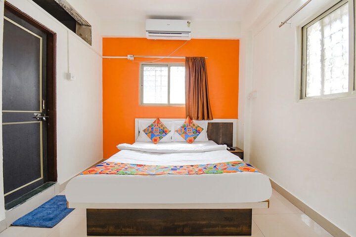 Room 9 of 21